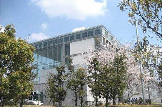东京河畔学院