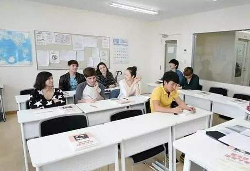 我可以读半年语言学校吗？